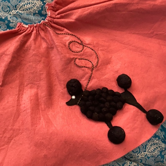 Handcrafted pink poodle skirt - Picture 2 of 4